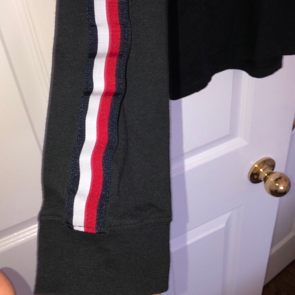 Large Tommy Hilfiger Long Sleeve - Picture 3 of 5